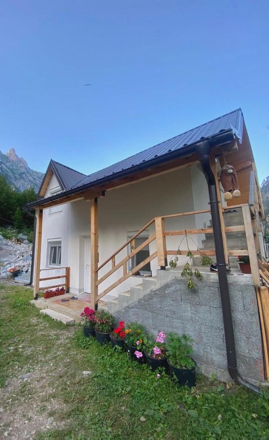Guesthouse Gezim Selimaj Valbone Exterior photo