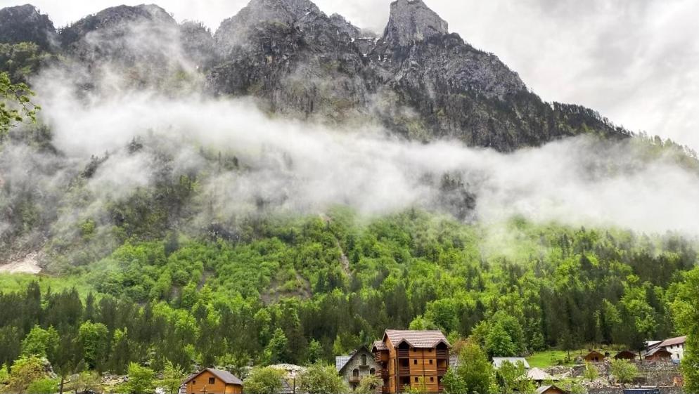 Guesthouse Gezim Selimaj Valbone Exterior photo