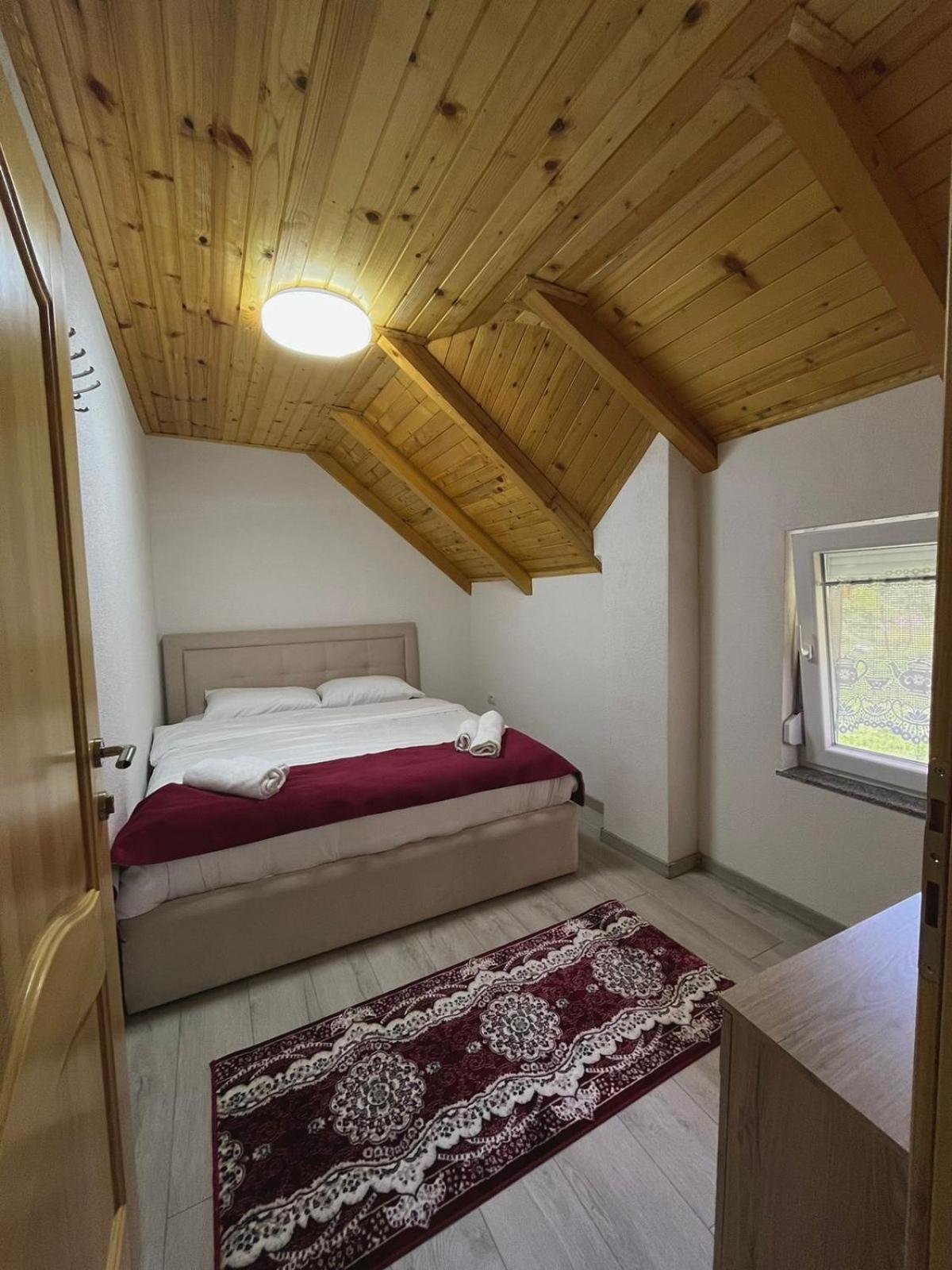 Guesthouse Gezim Selimaj Valbone Exterior photo